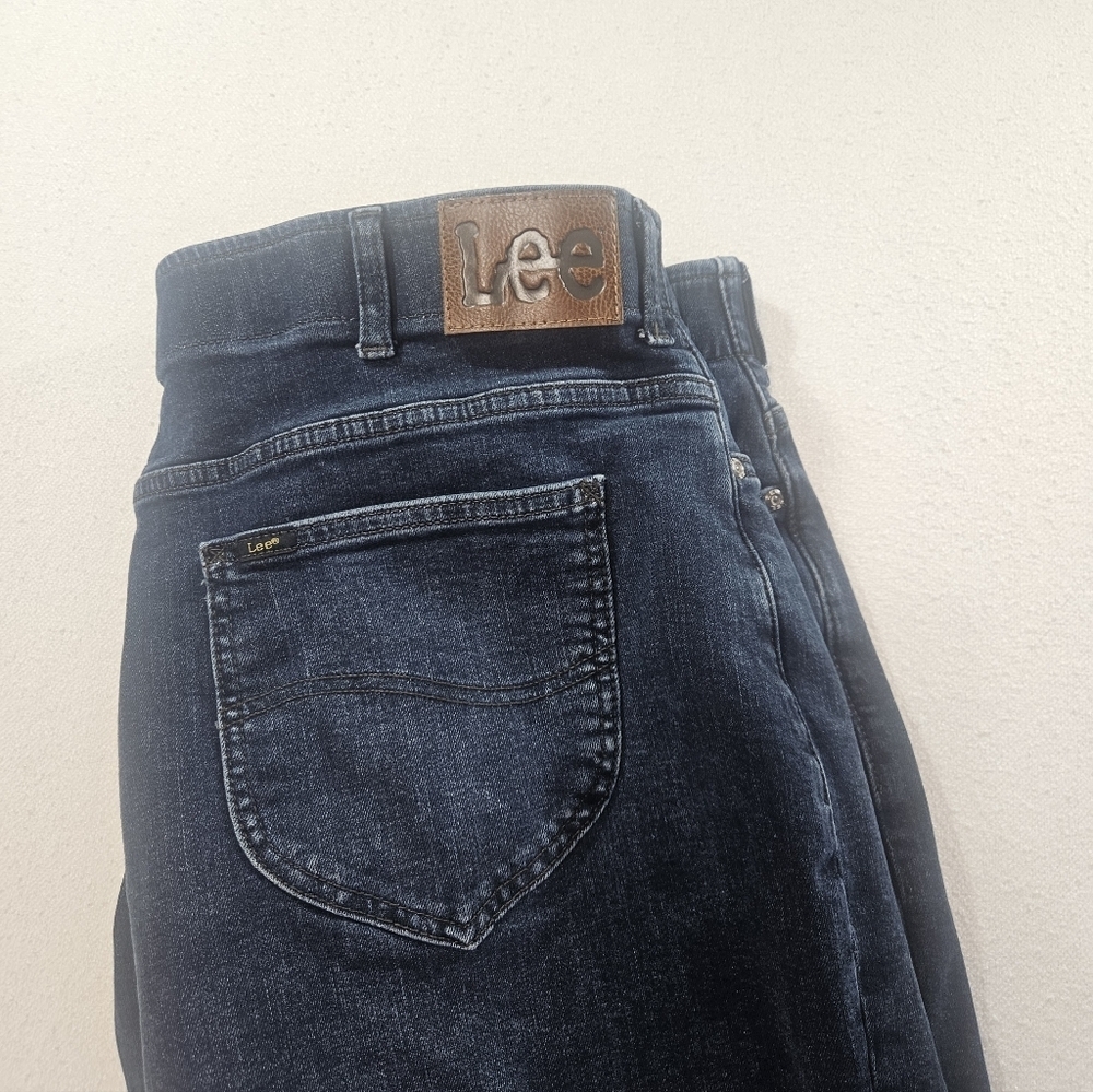 Lee Extreme Motion MVP Athletic Fit Jeans 40x30 - Picture 3 of 9